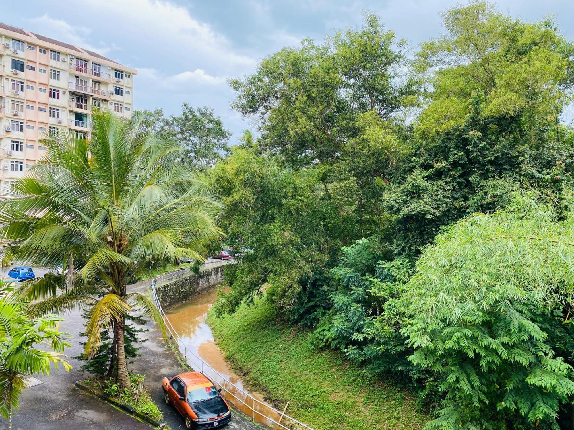 Batu Ferringhi Bayu Emas Apartment Εξωτερικό φωτογραφία