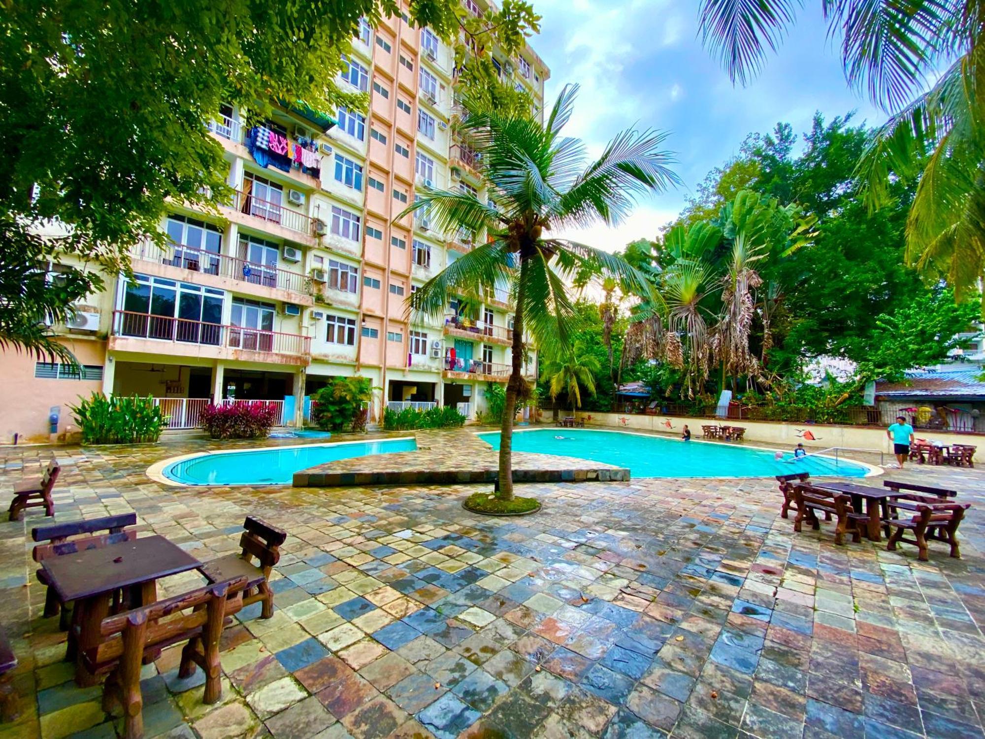 Batu Ferringhi Bayu Emas Apartment Εξωτερικό φωτογραφία