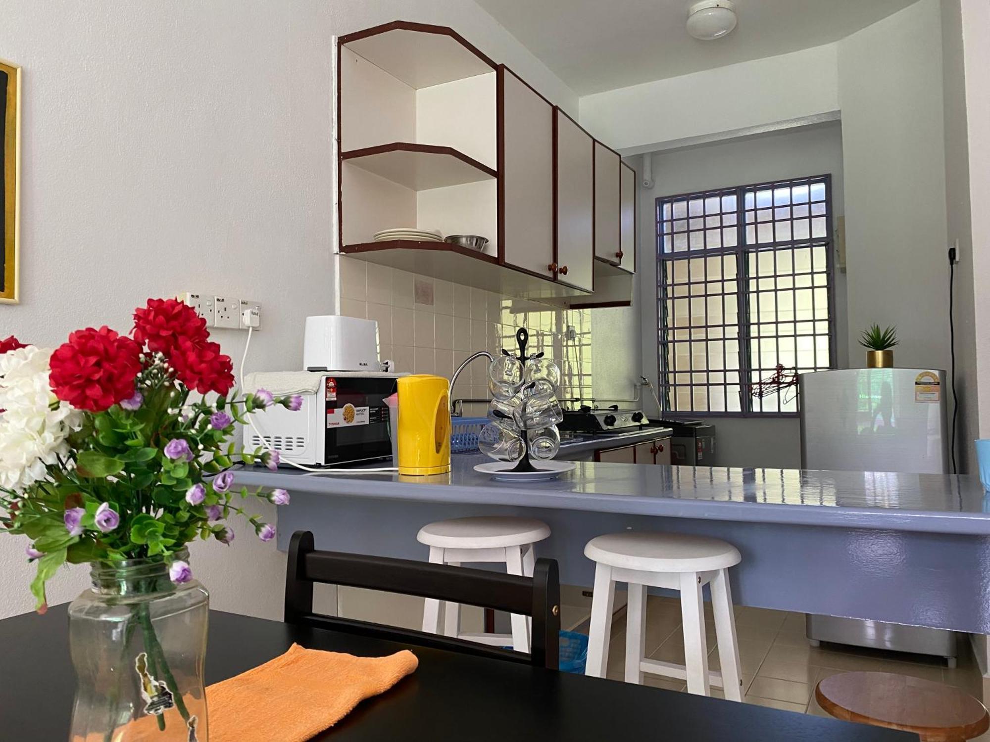 Batu Ferringhi Bayu Emas Apartment Εξωτερικό φωτογραφία